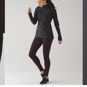 Lululemon Fresh Tracks tights and free to be wild bra black Cherry 🍒 EUC